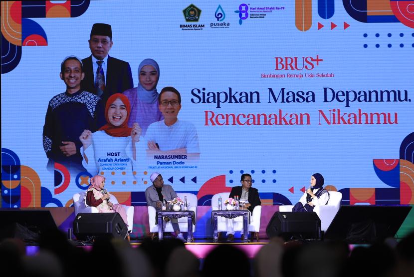 Talkshow di acara Bimbingan Remaja Usia Sekolah Plus (BRUS+) yang diadakan Kemenag di Jakarta, Ahad (7/1/2024).