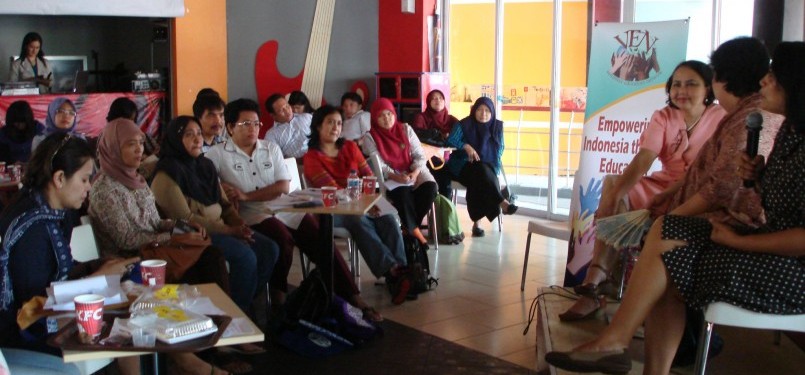 Talkshow tentang anak berkebutuhan khusus (ABK) yang diadakan oleh Volunteer Education Network (VEN), 27 November 2011.