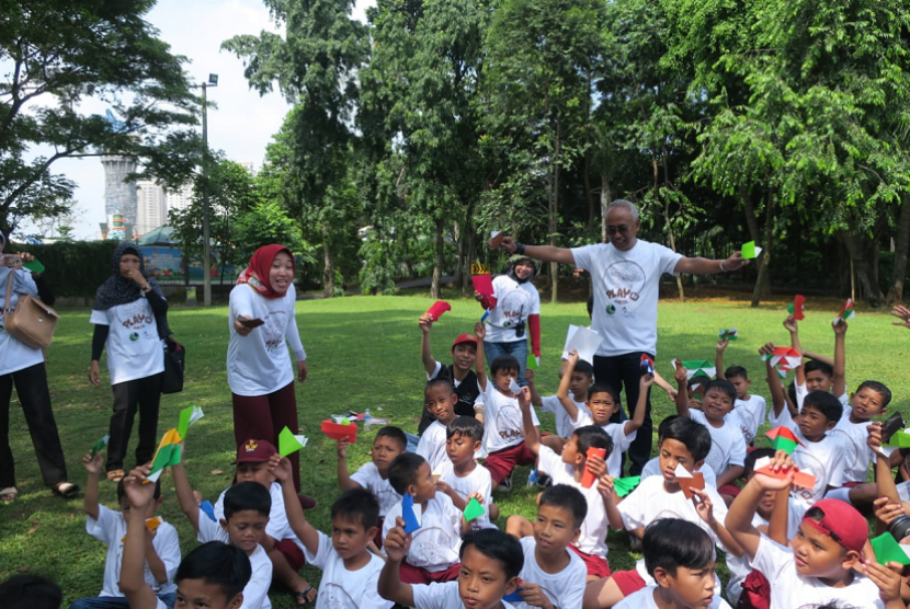     Taman Impian Jaya Ancol ajak anak-anak korban tsunami Banten berwisata gratis.