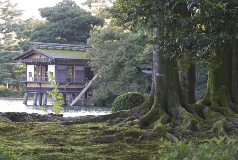 Taman Kenrokuen di Kota Kanazawa, Provinsi Ishikawa, Jepang. 