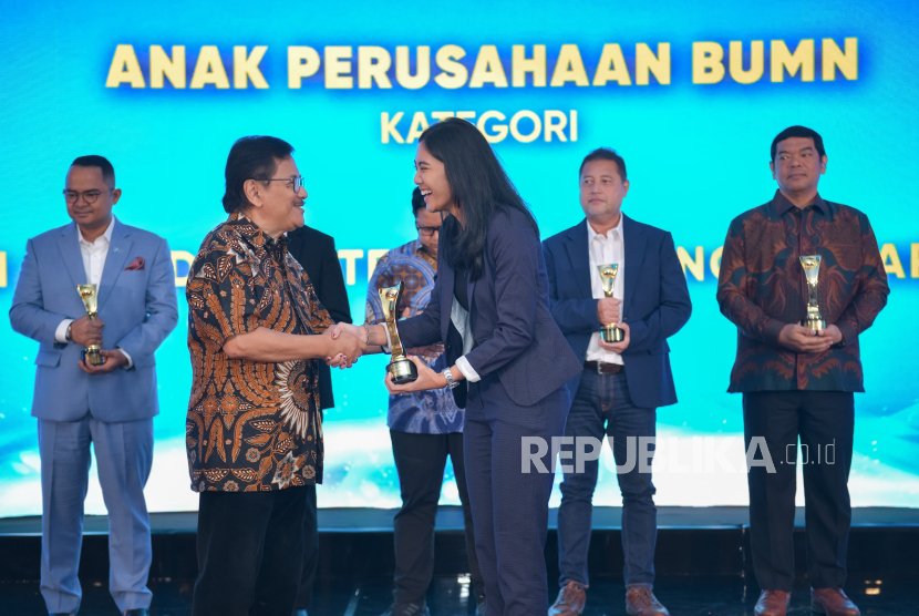 Taman Mini Indonesia Indah (TMII) meraih penghargaan pada ajang BUMN Branding & Marketing Award 2025 Tahun ke-13 dari BUMN Track.