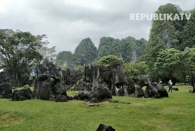 Taman Prasejarah Leang Leang di Kabupaten Maros, Sulawesi Selatan