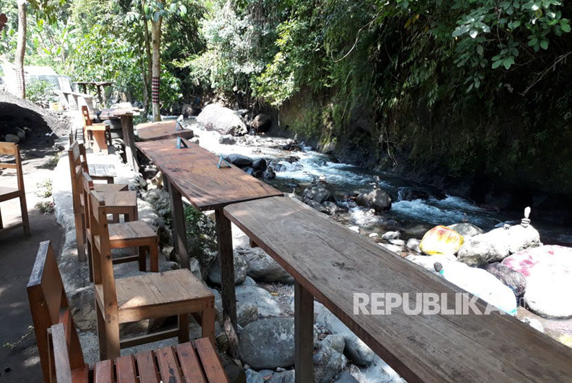 Taman Tao Sangket, Sukasada adalah obyek wisata baru di Kecamatan Sukasada, Kabupaten Buleleng, Bali. Taman Tao menyajikan wisata alam khas tepi sungai yang dialiri Tukad Banyumala. 