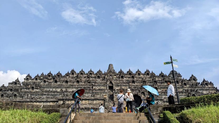 Taman Wisata Candi Borobudur, Magelang Jawa Tengah, saat dikunjungi wisatawan.