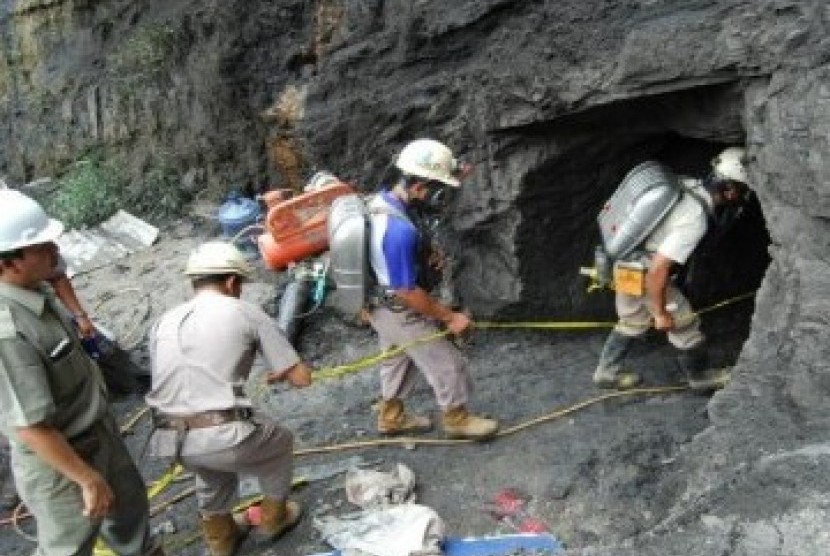 Tambang (ilustrasi). Kantor Wilayah Direktorat Jenderal Pajak (DJP) Provinsi Aceh menyarankan pemerintah daerah menggarap pemasukan dari sektor pertambangan mineral dan batu bara menggunakan sistem mudharabah atau mawah.