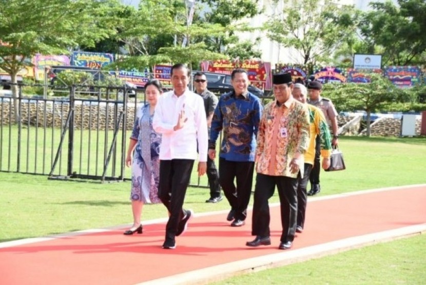 Tampak ketua MPR RI Bambang Soesatyo saat menghadiri puncak perayaan Hari Pers Nasional 2020 (HPN 2020) bersama Presiden Joko Widodo dan Ketua DPR RI Puan Maharani di Banjarmasin, Kalimantan Selatan, Sabtu (8/2).