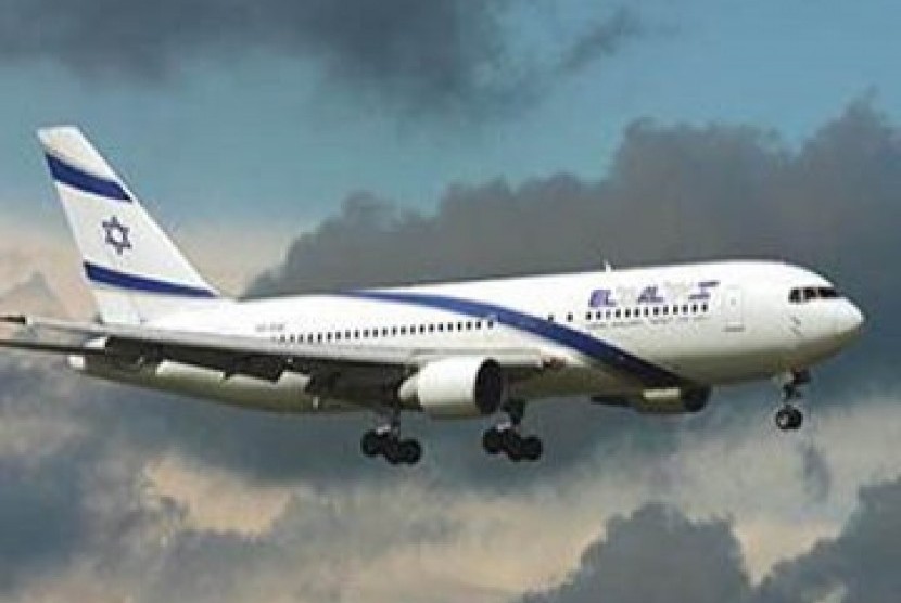 Tampak salah satu pesawat berbendera Israel.