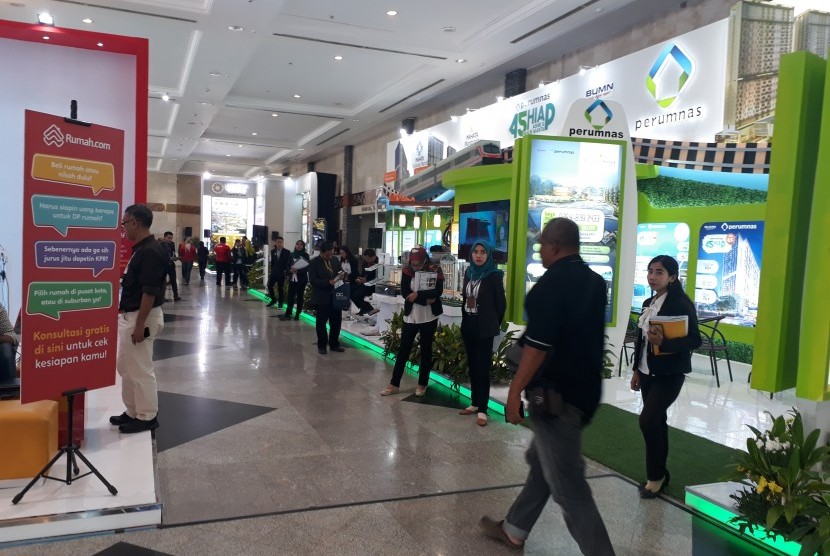 Tampak suasana properti Indonesia International Property Expo (IIPE) 2019 di Jakarta Convention Centre  