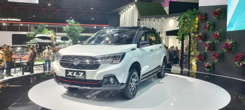 Tampak Suzuki XL7 Alpha saat diluncurkan di Indonesia International Motor Show 2022, Kamis (31/3/2022)