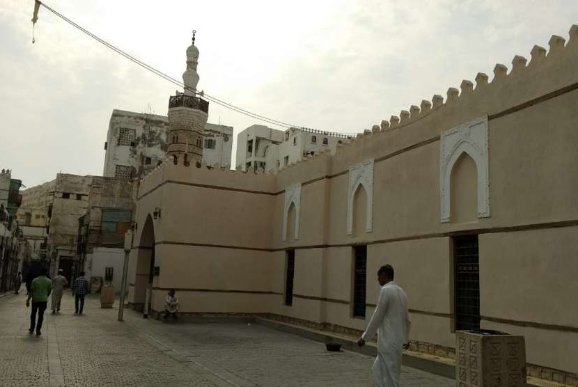 Tampilan luar Masjid Imam Syafi'i di Kota Tua Jeddah, Arab Saudi, Jumat (31/8). Bangunan ini disebut berasal dari abad ke-13 dan berdiri pada lokasi bangunan masjid lain pada masa awal Islam.