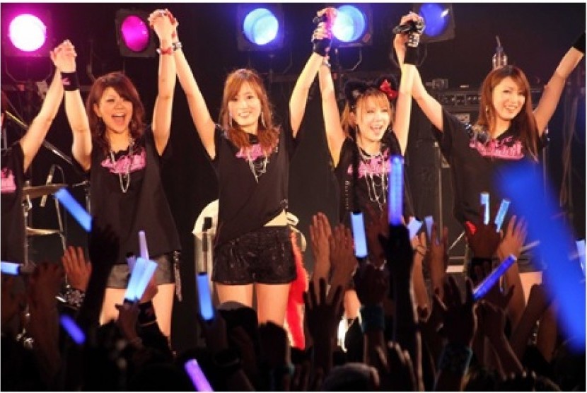 Tanaka Reina dan bandnya, LoVendo?