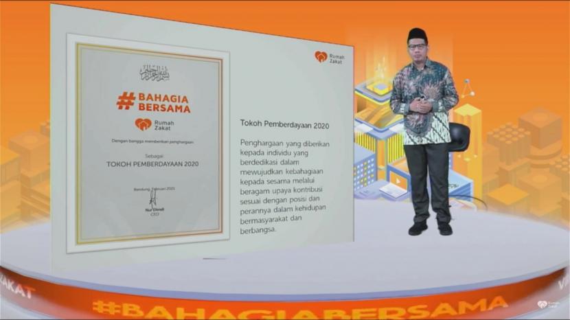 Tangkapan layar CEO Rumah Zakat, Nur Efendi, memberikan sambutan pemberian penghargaan Tokoh Pemberdayaan 2020, Kamis (25/2).