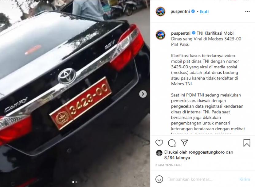 Tangkapan layar foto mobil dengan plat dinas TNI yang menjadi viral di media sosial.