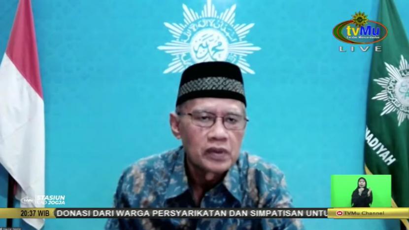 Tangkapan layar Ketua Umum PP Muhammadiyah Haedar Nashir menyampaikan sambutan dalam kegiatan Pengajian Umum PP Muhammadiyah dengan tema Energi Baru Pasca Muktamar, Jumat (9/12/2022). Haedar Nashir Minta Keluarga Besar Muhammadiyah Satukan Energi