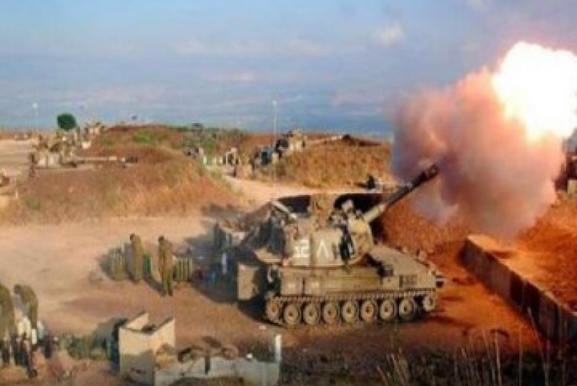 Tank tentara Israel tengah menyerang markas Hizbullah di Jalur Gaza