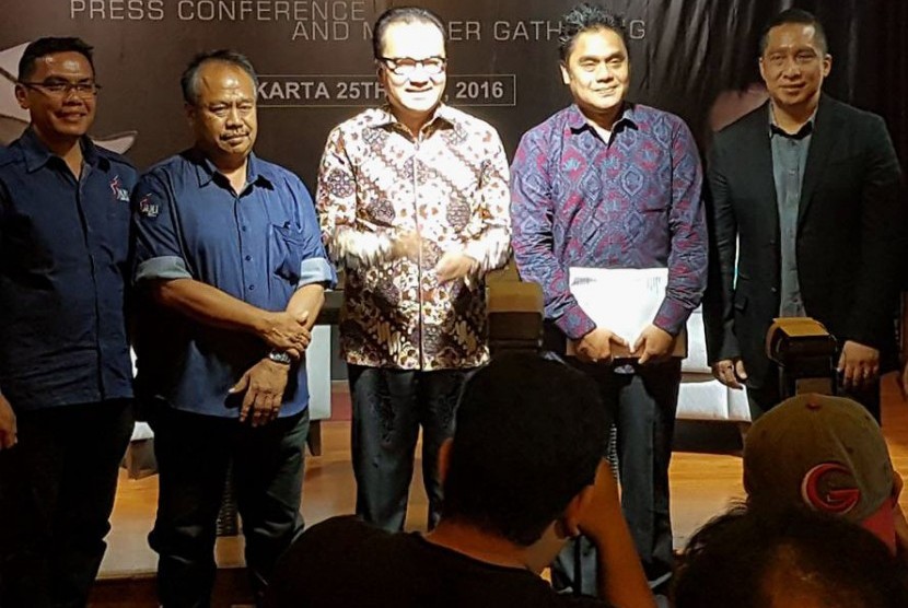 Tantowi Yahya bersama Dwiki Dharmawan 