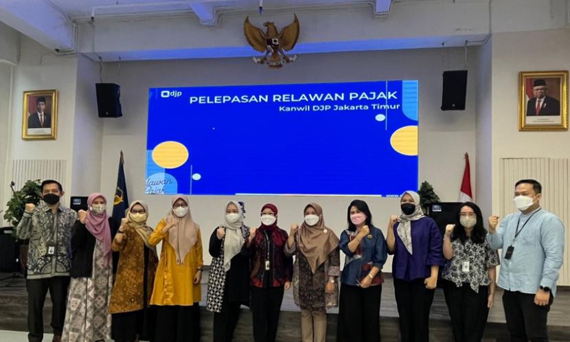Tax Center Universitas BSI (Bina Sarana Informatika) melepas 17 mahasiswanya yang berhasil lolos seleksi, untuk berpartisipasi menjadi Relawan Pajak 2022 Kanwil DJP Jakarta Timur. Pelepasan Relawan Pajak ini dilaksanakan pada Selasa (12/6/2022) silam. 