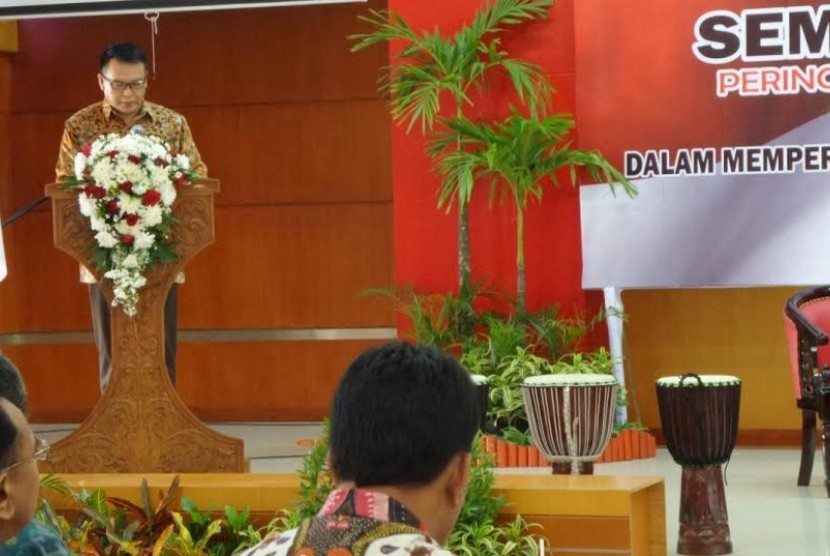 TB Hasanudin Hasanuddin saat menyampaikan keynote speech dalam seminar kebangsaan bertema 'Implementasi Nilai-Nilai Pancasila dalam Memperkokoh Etika Kehidupan Berbangsa dan Bernegara', Sabtu (30/5)