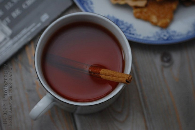 Teh kayu manis. Khasiat teh rempah, yakni teh kayu manis, dibuktikan dalam penelitian yang digagas akademisi dari Inggris dan Portugal.