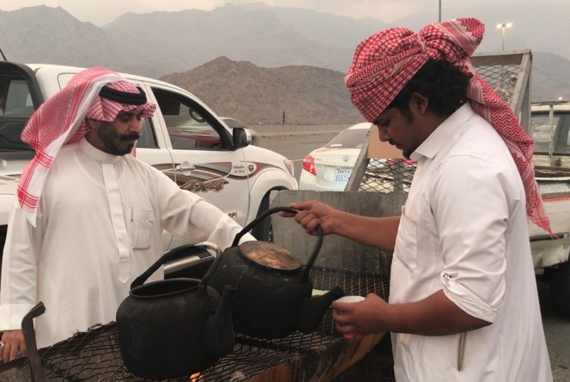 Teh mint khas badui di Thaif, Arab Saudi.