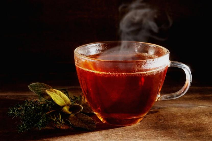 Teh (ilustrasi). Minum teh secara rutin dalam jangka panjang dapat membantu menurunkan tekanan darah.