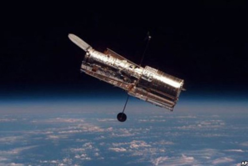 Hubble Telescope Sends First Image After Disturbance