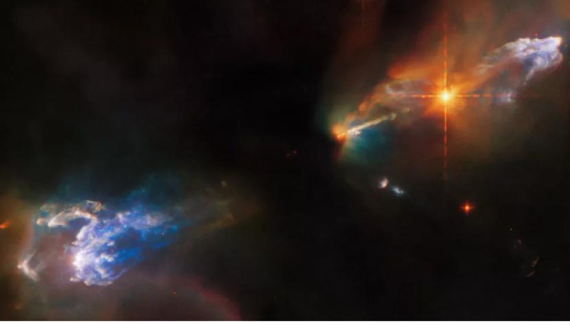 Teleskop Hubble menangkap gambar sepasang bintang kembar yang baru lahir. 