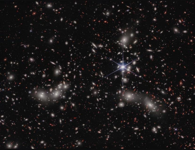 Teleskop Luar Angkasa James Webb kini telah mengungkapkan detail penting tentang Earendel, bintang yang diketahui merupakan paling jauh dan paling awal diketahui./ilustrasi