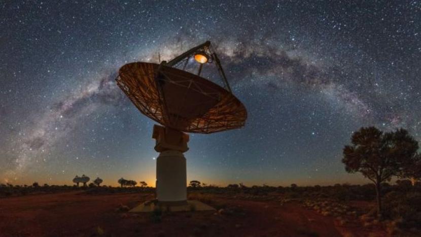 Teleskop radio milik Australia Australian Square Kilometer Array Pathfinder.