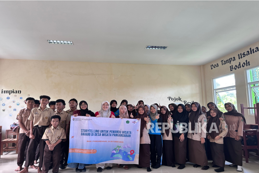 Dosen Telkom University Beri Pelatihan Storytelling untuk Pemandu Wisata Pangandaran