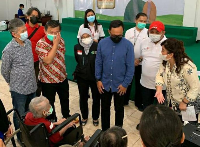 TelkoMedika dan docLink Indonesia bersama dengan Dinas Kesehatan Kota Bogor, melakukan kegiatan vaksinasi Covid-19 ke Panti Wredha yang ada di wilayah Kota Bogor. 