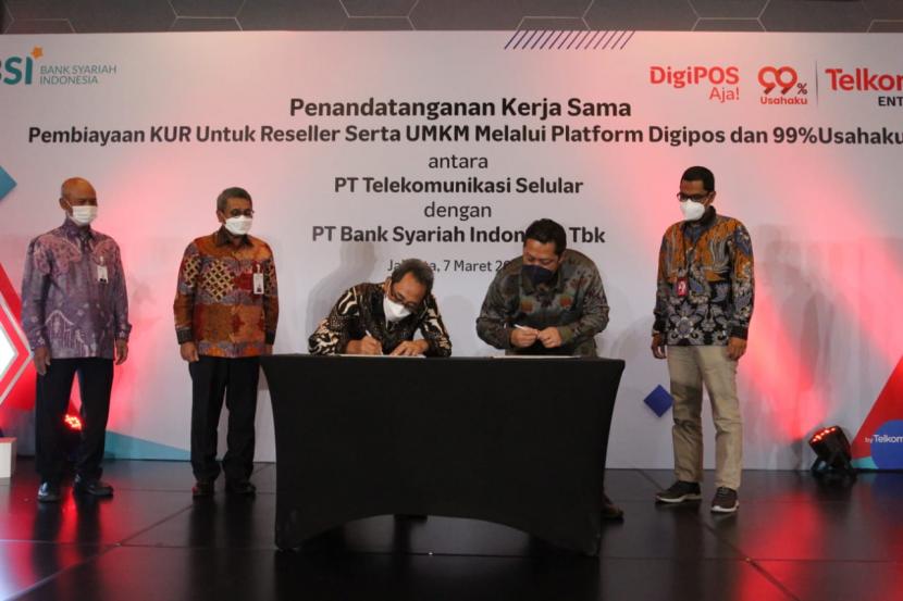 Telkomsel dan Bank Syariah Indonesia bekerja sama hadirkan KUR Syariah untuk pembiayaan Mitra Reseller dan Pelaku UMKM melalui Platform 99% Usahaku dan DigiPOS Aja!, Senin (7/3/2022). 