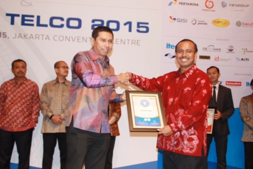 TelkomSigma dinobatkan sebagai Top Data Center Service dan Top Cloud Solution & Service 2015 pada ajang Top IT & Telco 2015