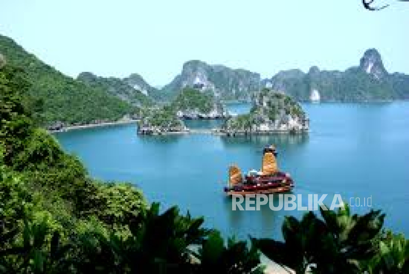 Teluk Ha Long, Vietnam