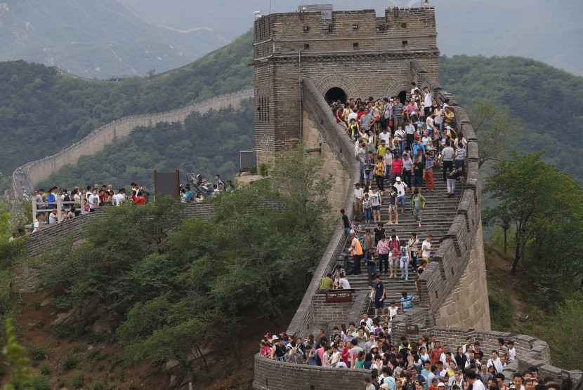 Tembok Besar Cina. Kementerian Kebudayaan dan Pariwisata China perkirakan raup 85 juta wisatawan di libur Hari Buruh. Ilustrasi.