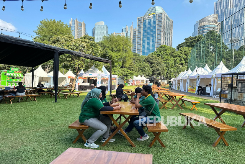 Tempat ngabuburit baru selama Ramadhan, Sundown Markette di Taman Softball Gelora Bung Karno, Senayan, Jakarta Pusat.