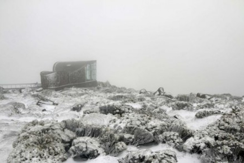 Temperatur udara tercatat -2 derajat di wilayah pengunungan Mount Wellington, Selasa (16/2).