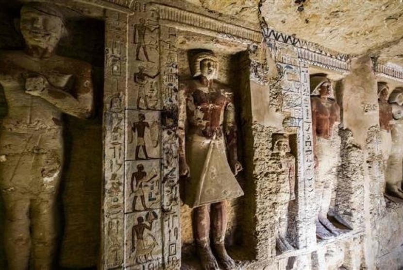 Temuan patung di makam berusia 4.400 tahun yang berasal dari pemerintahan Neferirkare Kakai di Mesir. 