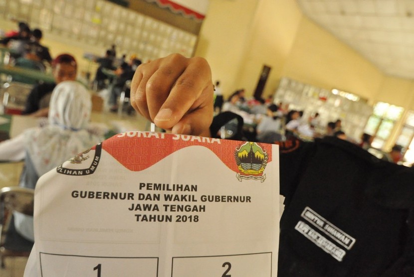 Temuan surat suara yang tidak memenuhi standar dalam proses penggunaan hak suara.