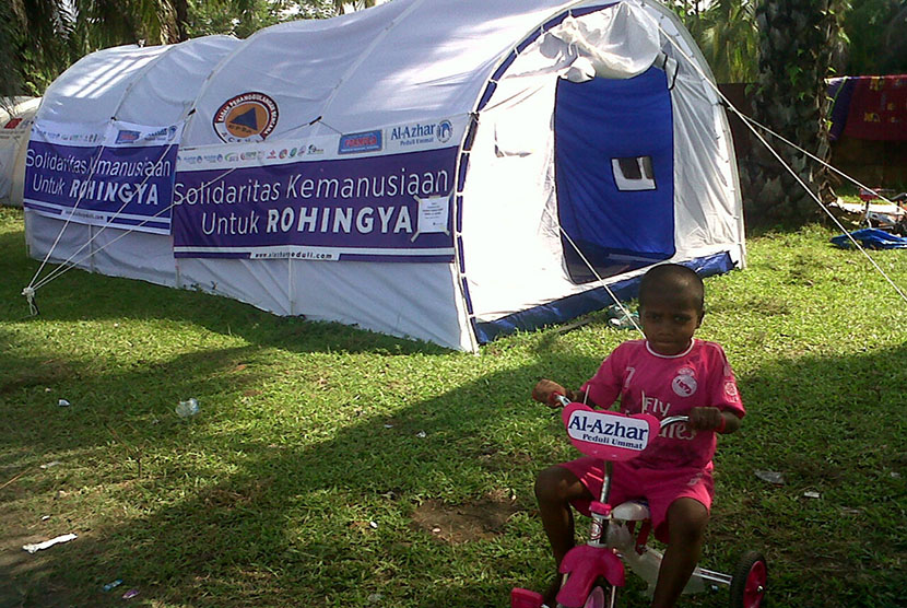 Tenda sementara bagi pengungsi Rohingya di Langsa, Aceh.