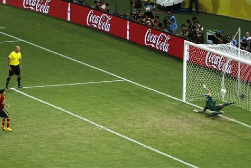 Tendangan penalti Jesus Navas yang menjadi penentu kemenangan Spanyol atas Italia di semifinal Piala Konfederasi.