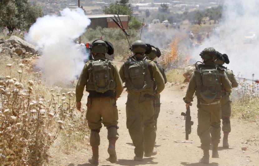 Tentara Israel menyerang Gazza.