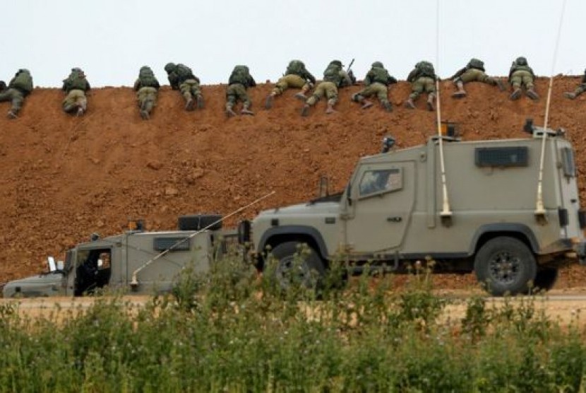 Tentara Israel terus mengawasi aksi protes warga Palestina di perbatasan