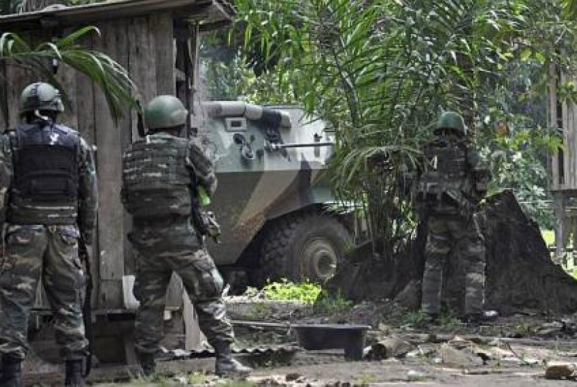 Tentara Malaysia bersiaga di area di mana terjadi konflik bersenjata dengan milisi Filipina, desa Tanduo, Lahad Datu, Sabah.
