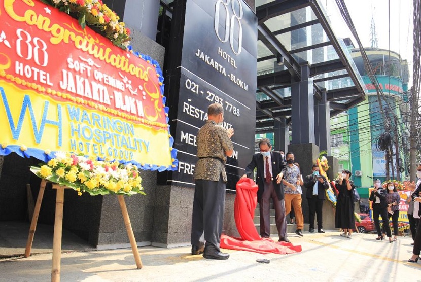 Tepat hari Kamis (3/6) Waringin Hospitality Hotel Group baru saja meresmikan satu lagi Hotel di kawasan Jakarta Selatan, yaitu Hotel 88 Blok M. 