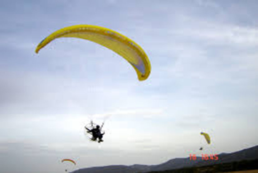 Terbang dengan paramotor