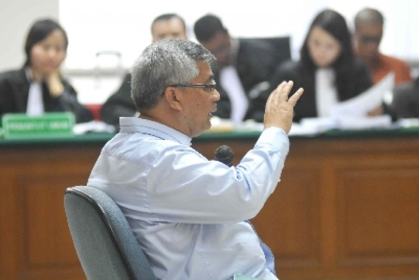 Terdakwa Akil Mochtar menjalani sidang lanjutan di Pengadilan Tipikor Jakarta, Senin (2/6). 