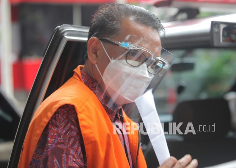Mantan Gubernur Sulawesi Selatan Nurdin Abdullah. Eks Gubernur Sulsel Nurdin Abdullah bebas dari Lapas Sukamiskin usai dapat remisi.
