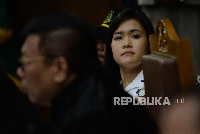 Terdakwa Jessica Kumala Wongso mengikuti sidang lanjutan di PN Jakarta Pusat, Rabu (27/7).  (Republika/Yasin Habibi)