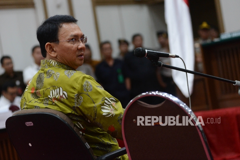 The defendant in religious blasphemy case, Basuki Tjahaja Purnama, attended the trial in the Auditorium of Agricultural Ministry in Jakarta on Tuesday (March 21).